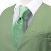 Gilet da uomo Hi-Tie Gilet da uomo in seta da sposa Verde Moda Gilet sottile Cravatta Hanky Gemelli Spilla Set per abito maschile Formale Party Designer