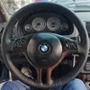 ステアリングホイールカバーBMW E39 E46 325i E53 X5マイクロファイバーレザーオートステアリングホイールラップブラックQ231016用の車のステアリングホイールカバー