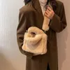 Hiver couleur unie qualité fausse fourrure petit sac fourre-tout concepteur doux moelleux en peluche sac à main mignon épaule chaude bandoulière femmes 220923