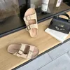 Sandaler damer tofflor plattform platt rosa metall spänne designer utomhus casual skor sommar låg klackar flip flops kvinnor