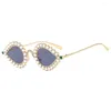 Solglasögon lyx 2024 Diamond Women Cat Eye Retro Sol Glasögon för vintage nyanser Kvinnliga svarta oculos