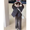 Abrigo de plumón para niños y niñas, chaqueta cálida acolchada Vertical de estilo coreano, ropa para niños, acolchado de algodón, invierno 2023