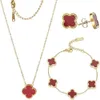 2023 Van Clover Armband smycken Simple Necklace Armband Ear Ring Set Fourleaf Flower Women Classic Fashion Hy88