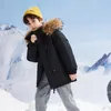 Piumino Cappotto termico in piumino d'anatra Abbigliamento invernale moda blu royal per ragazzi Giacca con cappuccio per bambini medi e grandi Collo in pelliccia naturale 231013