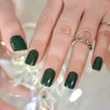 Uñas postizas 24 piezas Color verde Brillo Uñas cortas y escuadradas Presione sobre las puntas de las uñas Manicura brillante Arte falso para uso diario con pestañas