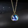 Persönlichkeit Galaxy Nebula Universe Glow-In-The Dark Doppelseitige Glas Anhänger Halskette Schlüsselbein Kette