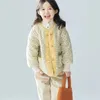Jaquetas estilo coreano moda meninas jaqueta de algodão floral impressão de pelúcia casaco curto outono inverno único breasted crianças casaco 231016