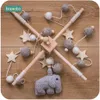 Mobiler# bopoobo 1set silikonpärlor Baby Mobile Beech Wood Bird Rattles Wool Balls Kid Room Bed Hanging Decor Nursing Children Products 231016