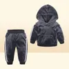 Samt-Kapuzenpullover, 2-teiliges Set für Kinder, Jungen, Mädchen, Kleidung, 2020, Kleinkind-Kostüm, Kinder-Outfits, Babykleidung, Trainingsanzug 17Y1798047