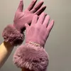 Classic Woman Cashmere Gloves Winter Outdoor Designer Thick Soft Fleece Five Fingers Gloves With Box Package