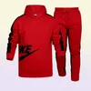 Nieuwe stijl heren039s sportkleding wit zwart grijs 100% katoen origineel heren039s mode bedrukt herfstshirt met lange mouwen en capuchon9731555