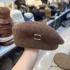 Berets Luxus CZ Diamant Buchstaben Designer Baskenmütze Kappen Damen Luxus Casquette Mode Perlenstickerei Straßenhut 4 Farben 100 % Wolle Kuppel Wollmütze Winter Warm