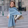 Sciarpe Reversibile Solido Sciarpa di Cashmere Spessa Donna Grande 180/66 cm Pashmina Inverno Caldo Scialle Avvolge Bufanda Femminile Con Nappa