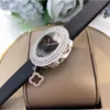 Luxury Charms Diamond Femmes Clover de mode à quatre feuilles Cleefly Va Vanly Regardez la montre-bracelet Trend Digital Face FoETH'S FOURTHERS GRASS BARR SC6L YU5J