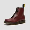 1460 Doc Martins Boots Men Womens Designer Plataforma de Airwair Tornozelo Martin Bott Black Green Branco branco Botas de couro liso Invernal Snowor Outdoor Sapatos quentes tênis 35-44