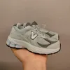 2002r Designer Kids Running Shoes 2002 R Småbarn Sneakers Pink Gray Navy Sea Salt pojkar flickor Youth Sports Children Trainers Baby Casual Walking Sneaker Shoe