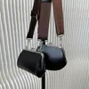 イブニングバッグ日本の小さなバッグデザイナーニッチデザインヘッドレイヤーカウハイドレザーレトロスラントクロスショルダークリップウォレット