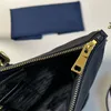 Kvinnor Tygväska crossbody designer väska axel handväska shoppingväska handväska vattentät nylon läder toppkvalitet nyckel hänge svart guld butik väska avtagbar lång rem