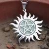 Hänge halsband rostfritt stål övernaturligt pentagram sol glöd i de mörka hängsmyckena kvinnor män pojke flickor gåva