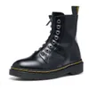 1460 Doc Martins Boots Men Womens Designer Plataforma de Airwair Tornozelo Martin Bott Black Green Branco branco Botas de couro liso Invernal Snowor Outdoor Sapatos quentes tênis 35-44