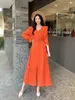 Casual Kleider Frühling Herbst Frauen V-ausschnitt Langarm Gürtel Dünnes Kleid Hohe Qualität Süße Rüschen Patchwork Split Big Saum Plissee