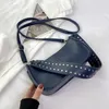 Sacos de noite moda personalizado rebite design largo alça de ombro bolsa feminina simples casual versátil axilas crossbody