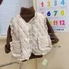 Gilet Filles automne hiver gilet 1-6Y bébé épaissi vêtements chauds enfants portent dentelle extérieur gilet enfants chaud gilet en peluche manteau 231016