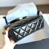 Fashion design big hit Middle leather chain strap Hand-held crossbody bag size 21X15 full package handbag