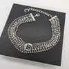 2022 Top-Qualität Charm-Anhänger-Halskette mit sechs Schichten Perlen-Choker-Design in Platinfarbe plattiert für Frauen, Hochzeitsschmuck, Geschenk2411