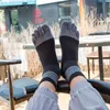 Chaussettes pour hommes confortables respirantes cinq doigts tube central classique à rayures bonneterie homme sport décontracté antibactérien bas court