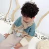 Sciarpe Avvolge Neonate Lettera Sciarpe Primavera Autunno Inverno Ragazzi Ragazze Scialle Bambini Cashmere artificiale Collo Collari Caldo Fazzoletto da collo per bambini 231017