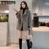 Wełniane wełniane wełniane wełniane kombinezon Korean Korean Brytyjski styl luźny i cienki płaszcz jesień i zimowy swobodny guzik Tweed Blazer Top 231017
