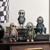 Konst och hantverk skelettfigurer Super Cool Harts Handhantverk Statue Skull Halloween Skull Horrible Ornaments for Home Desk Decor Car Display 231017