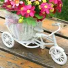 Arti e mestieri Nuovo cesto di fiori decorativi per biciclette Il più nuovo cesto di fiori in plastica bianca per triciclo design per biciclette Vasi per decorazioni per feste 231017