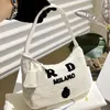 Bolsa de ombro de lã de cordeiro designer mulher bolsas de alta qualidade inverno mulheres macias axilas luxos zippy marca de moda bolsa senhoras embreagem bolsas dhgate