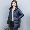 Piumino da donna Parka Cappotto in cotone con cappuccio Giacche invernali di media lunghezza Elegante giacca imbottita per la mamma spessa vintage 231017