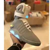 2024 Hot Back to the Future Automatyczne sznurki Air Mag Sneakers Marty McFly z powrotem do przyszłego blasku w ciemnoszarym McFlys US7-13