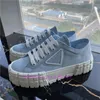 Designer sneakers triangel logo casual skor hjul tränare lyx canvas kvinnor damer låga snitt sneaker chunky modeplattform fast höjd sko