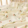 Filtar Swaddling Baby Muslin Swaddle Wraps Cartoon Cotton Wrap Filt Infants Bad Bad Handduk Crib Sheet Born Sleeping Quilt Bed Cover 231017