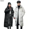 Homens Down Parkas XK S-3XL Mens Pato Branco Down Jacket Inverno Casacos Masculinos Zíper Estilo Longo Sólido Com Capuz Engrossar À Prova de Vento Outerwear Roupas Hy169 231017