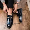 Dress Shoes Chaussures en cuir brillant pour hommes chaussures habillées à plate-forme de luxe sans lacet hommes mocassins fête concepteur chaussures de mariage Zapatos Para Hombres 231017