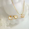 Catene in acciaio inossidabile placcato oro 18 carati Fritillaria di mare bianco Cuore di pesca Amore Collana squisita Bracciale Orecchini Set Gioielli di moda