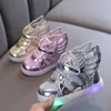 Botas Crianças Sapatilhas Bebê Meninas Criança Brilhando com Luz Sapatos Esportivos Tamanho 21 30 LED Kids Casual 231017