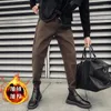 Pantaloni da uomo Autunno Inverno Spessore caldo Velluto a coste Casual Harem per uomo Abbigliamento Semplice Tutti i abbinamenti Pantaloni slim fit Qualità Nero / Caffè