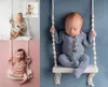 Keepsakes houten swing baby pography prop bord geboren accessoires souvenir kleurrijke bloemendecoratie 231017