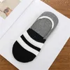 Erkek Çoraplar 5 Çift İnce Yaz Pamuklu Tekne Görünmez Şerit Terlik Silikon Silikon Slip Olmayan Gösteri Yok Erkek Ayak Bileği Gündelik