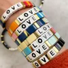 Bohemisk vänskap flätad emaljplattor armband 2020 Boho kärleksbrev sommar regnbågsmycken pulseiras mujer mode gata237o
