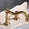 バスルームシンクの蛇口ヨーロッパスタイルすべての銅アンティーク盆地タップスプリットダブルハンドル3穴の加圧された冷たいと水の混合