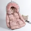 Grande vera pelliccia di procione con cappuccio invernale piumino 90% piumino d'anatra donna corto femminile piumino piuma impermeabile Parka 211221