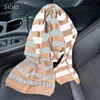 Sciarpa lunga da donna invernale Lettera scozzese imitazione scialle di cashmere Sciarpe calde ispessite retrò Donna Uomo Senso avanzato Grandi scialli di Pashmina